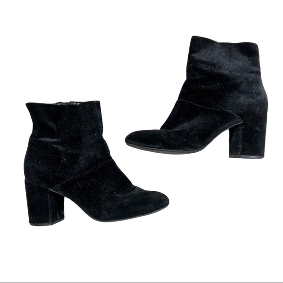 American Eagle Outfitters Shoes American Eagle Velvet Black Booties